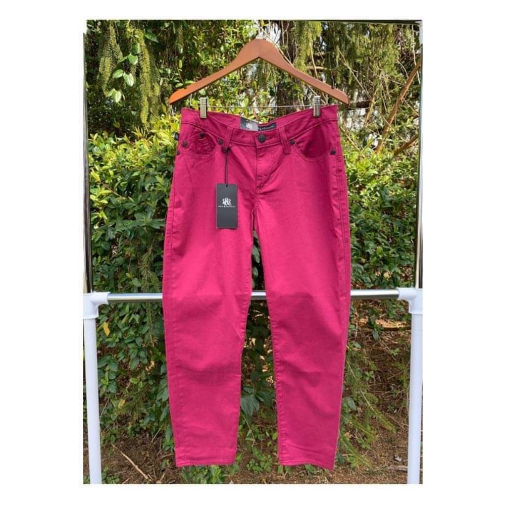 WOMANS JEANS
